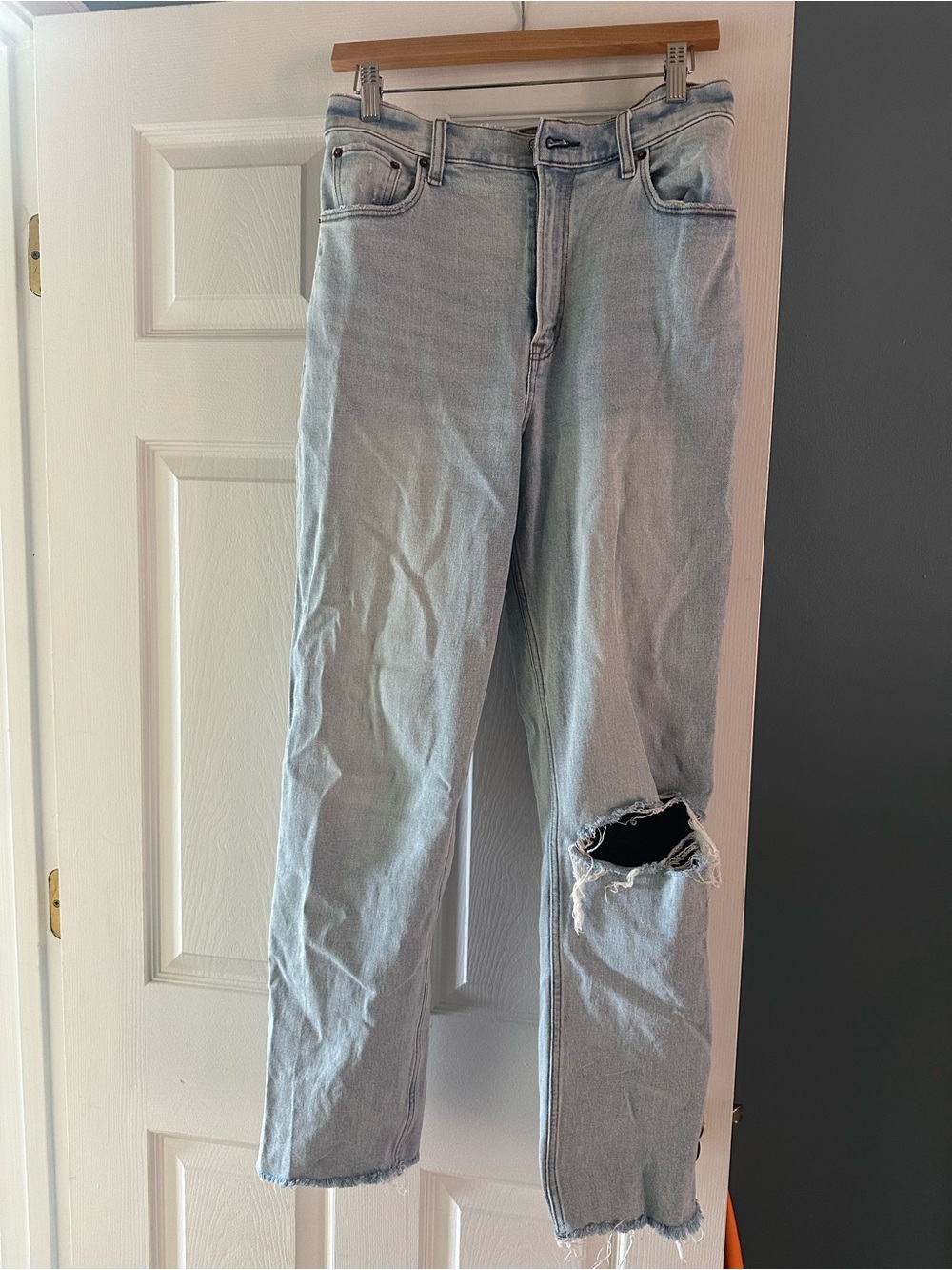 Abercrombie & Fitch Light Curve Love Ultra High Rise Ankle Straight Jean
